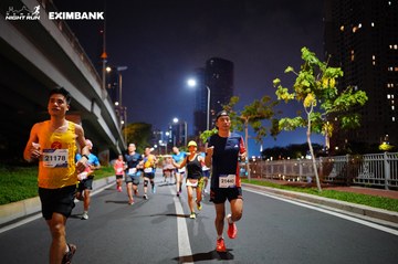 HO CHI MINH CITY NIGHT RUN EXIMBANK 2024 - Ảnh #1988779