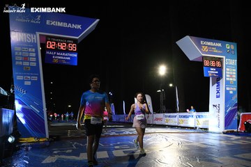 HO CHI MINH CITY NIGHT RUN EXIMBANK 2024 - Ảnh #2063125
