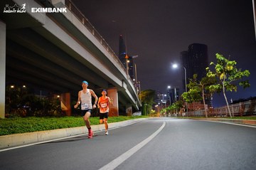 HO CHI MINH CITY NIGHT RUN EXIMBANK 2024 - Ảnh #1988443