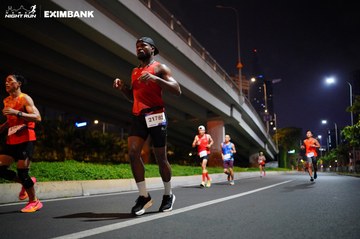 HO CHI MINH CITY NIGHT RUN EXIMBANK 2024 - Ảnh #1988693