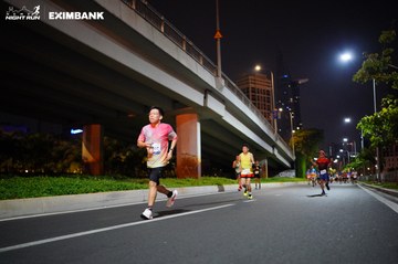 HO CHI MINH CITY NIGHT RUN EXIMBANK 2024 - Ảnh #1988966