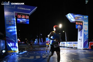 HO CHI MINH CITY NIGHT RUN EXIMBANK 2024 - Ảnh #2060394