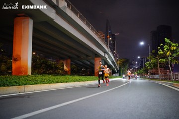 HO CHI MINH CITY NIGHT RUN EXIMBANK 2024 - Ảnh #1988513