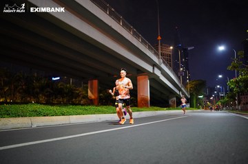 HO CHI MINH CITY NIGHT RUN EXIMBANK 2024 - Ảnh #1988665
