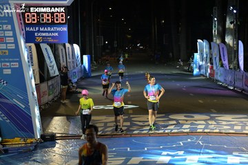 HO CHI MINH CITY NIGHT RUN EXIMBANK 2024 - Ảnh #2028215