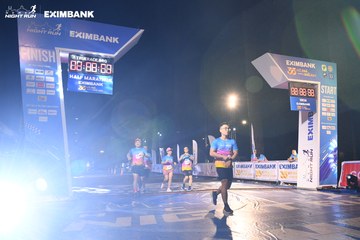 HO CHI MINH CITY NIGHT RUN EXIMBANK 2024 - Ảnh #2058997