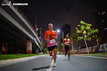 HO CHI MINH CITY NIGHT RUN EXIMBANK 2024 - Ảnh #1988726
