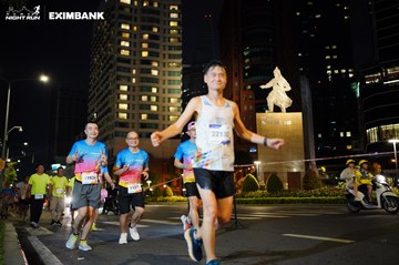 HO CHI MINH CITY NIGHT RUN EXIMBANK 2024 - Ảnh #1990564
