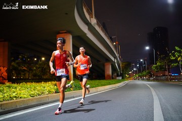 HO CHI MINH CITY NIGHT RUN EXIMBANK 2024 - Ảnh #1988381