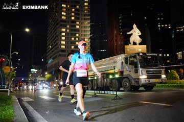 HO CHI MINH CITY NIGHT RUN EXIMBANK 2024 - Ảnh #1990507