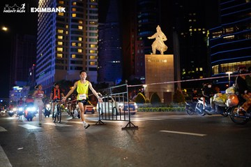 HO CHI MINH CITY NIGHT RUN EXIMBANK 2024 - Ảnh #1989116