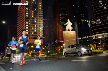 HO CHI MINH CITY NIGHT RUN EXIMBANK 2024 - Ảnh #1990218