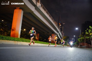 HO CHI MINH CITY NIGHT RUN EXIMBANK 2024 - Ảnh #1988611