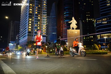 HO CHI MINH CITY NIGHT RUN EXIMBANK 2024 - Ảnh #1989324