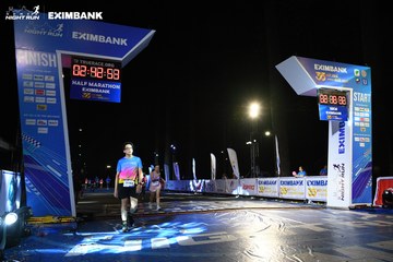 HO CHI MINH CITY NIGHT RUN EXIMBANK 2024 - Ảnh #2063093