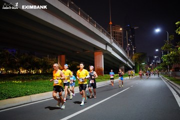 HO CHI MINH CITY NIGHT RUN EXIMBANK 2024 - Ảnh #1988839