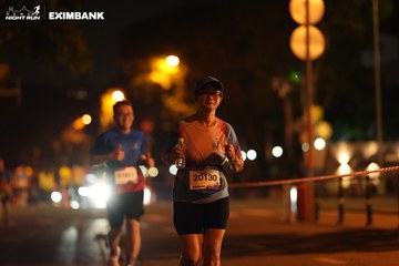 HO CHI MINH CITY NIGHT RUN EXIMBANK 2024 - Ảnh #2160503
