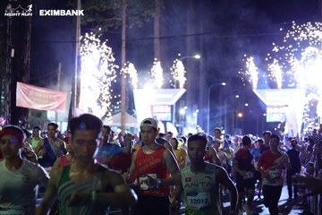 HO CHI MINH CITY NIGHT RUN EXIMBANK 2024 - Ảnh #1970255