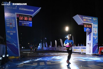 HO CHI MINH CITY NIGHT RUN EXIMBANK 2024 - Ảnh #2059951