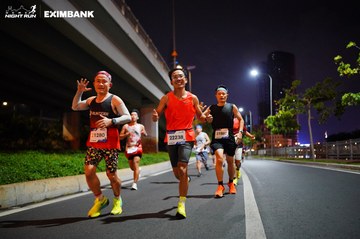 HO CHI MINH CITY NIGHT RUN EXIMBANK 2024 - Ảnh #1988828