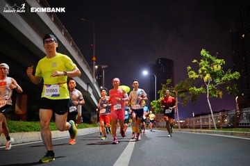 HO CHI MINH CITY NIGHT RUN EXIMBANK 2024 - Ảnh #1988755