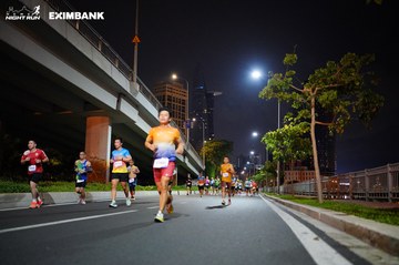 HO CHI MINH CITY NIGHT RUN EXIMBANK 2024 - Ảnh #1988954