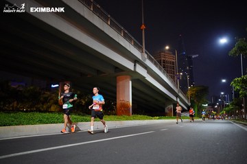 HO CHI MINH CITY NIGHT RUN EXIMBANK 2024 - Ảnh #1988912
