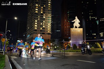 HO CHI MINH CITY NIGHT RUN EXIMBANK 2024 - Ảnh #1990777