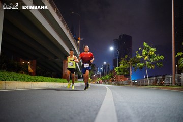 HO CHI MINH CITY NIGHT RUN EXIMBANK 2024 - Ảnh #1988630