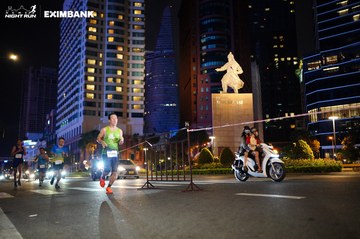HO CHI MINH CITY NIGHT RUN EXIMBANK 2024 - Ảnh #1989476