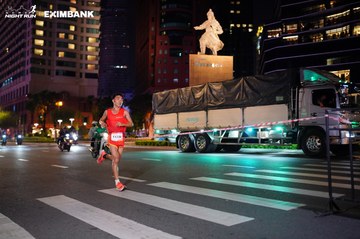 HO CHI MINH CITY NIGHT RUN EXIMBANK 2024 - Ảnh #1989030