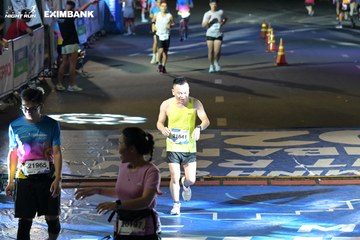HO CHI MINH CITY NIGHT RUN EXIMBANK 2024 - Ảnh #2032713