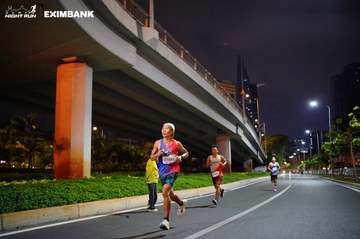 HO CHI MINH CITY NIGHT RUN EXIMBANK 2024 - Ảnh #1988495