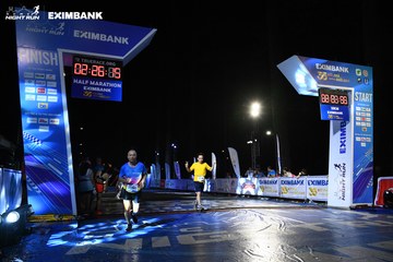 HO CHI MINH CITY NIGHT RUN EXIMBANK 2024 - Ảnh #2061569