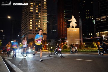 HO CHI MINH CITY NIGHT RUN EXIMBANK 2024 - Ảnh #1989759
