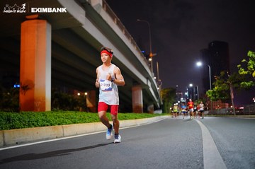 HO CHI MINH CITY NIGHT RUN EXIMBANK 2024 - Ảnh #1988641