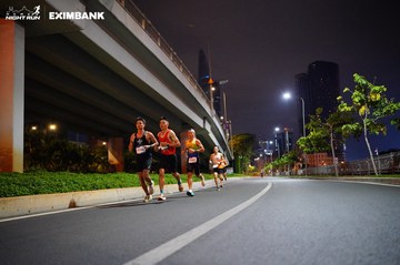 HO CHI MINH CITY NIGHT RUN EXIMBANK 2024 - Ảnh #1988410