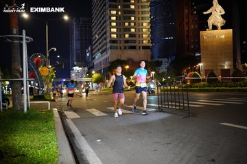 HO CHI MINH CITY NIGHT RUN EXIMBANK 2024 - Ảnh #1990468