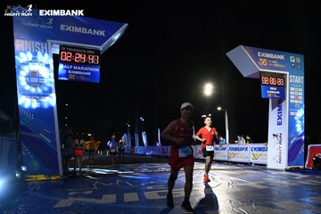 HO CHI MINH CITY NIGHT RUN EXIMBANK 2024 - Ảnh #2059973