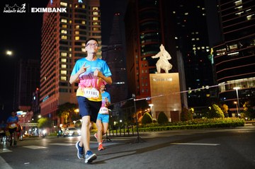 HO CHI MINH CITY NIGHT RUN EXIMBANK 2024 - Ảnh #1990224