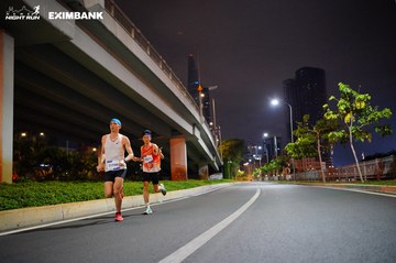 HO CHI MINH CITY NIGHT RUN EXIMBANK 2024 - Ảnh #1988449
