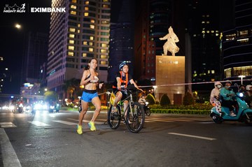 HO CHI MINH CITY NIGHT RUN EXIMBANK 2024 - Ảnh #1989096
