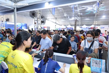 HO CHI MINH CITY NIGHT RUN EXIMBANK 2024 - Ảnh #1964275