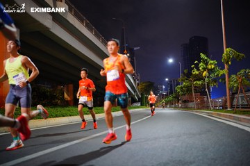 HO CHI MINH CITY NIGHT RUN EXIMBANK 2024 - Ảnh #1988586