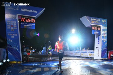 HO CHI MINH CITY NIGHT RUN EXIMBANK 2024 - Ảnh #2060755