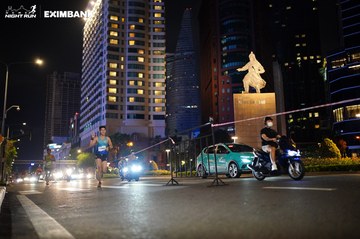 HO CHI MINH CITY NIGHT RUN EXIMBANK 2024 - Ảnh #1989296