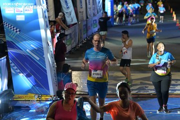 HO CHI MINH CITY NIGHT RUN EXIMBANK 2024 - Ảnh #2028417