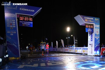 HO CHI MINH CITY NIGHT RUN EXIMBANK 2024 - Ảnh #2059465