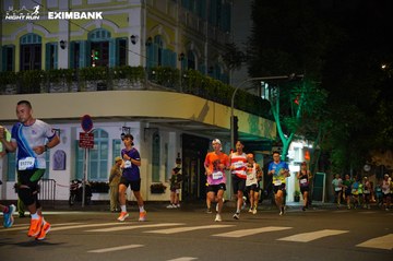HO CHI MINH CITY NIGHT RUN EXIMBANK 2024 - Ảnh #2031189