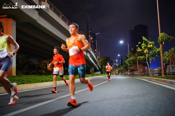 HO CHI MINH CITY NIGHT RUN EXIMBANK 2024 - Ảnh #1988585